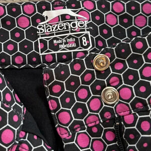 Slazenger Ladies Golf Skort Size 8. Pink, black and‎ white honeycomb pattern.